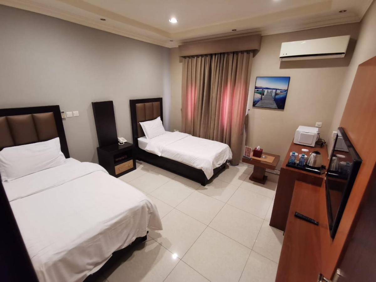 Ashbonh Hotel Suites Рияд Екстериор снимка