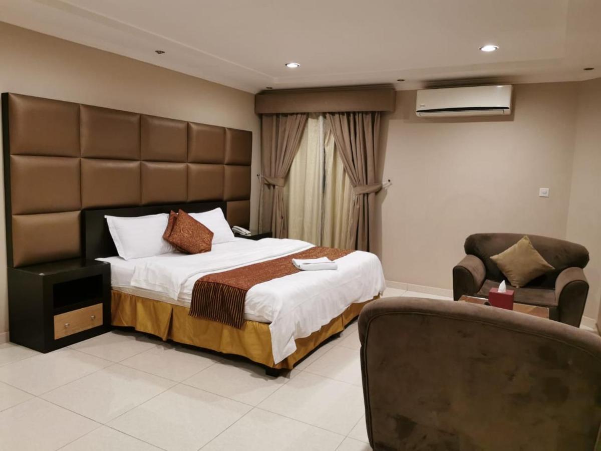 Ashbonh Hotel Suites Рияд Екстериор снимка