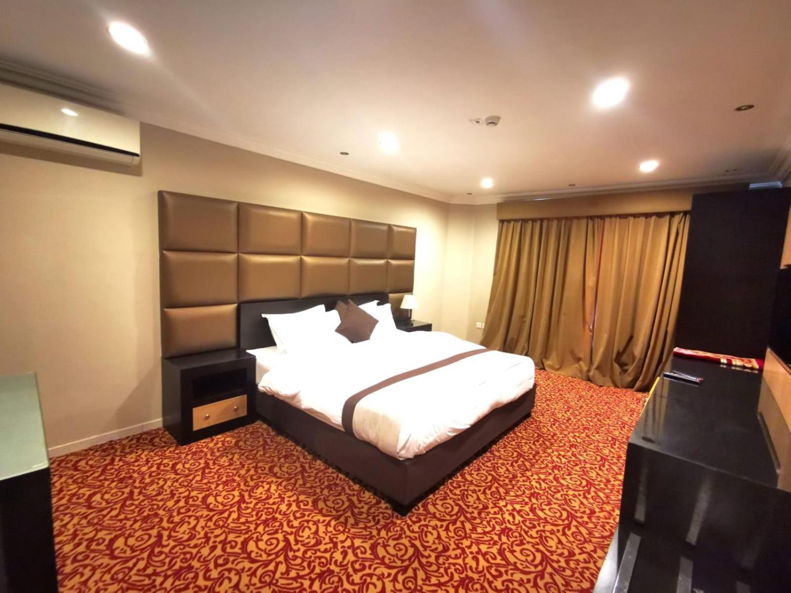 Ashbonh Hotel Suites Рияд Екстериор снимка